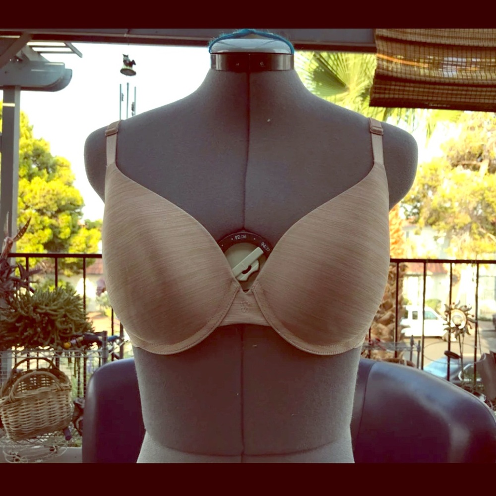 Victoria’s Secret beige bra 34 D